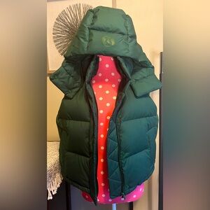 Lululemon Wunder Puff 600-Down-Fill Cropped Vest in Green, Size 6!